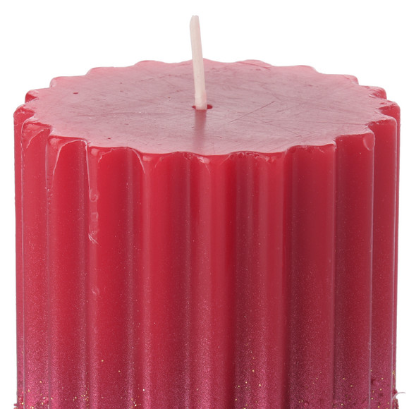 Kerze im weihnachtlichen Design