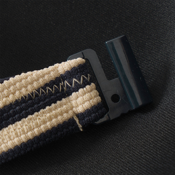 Damen Bikinioberteil mit Streifenstruktur