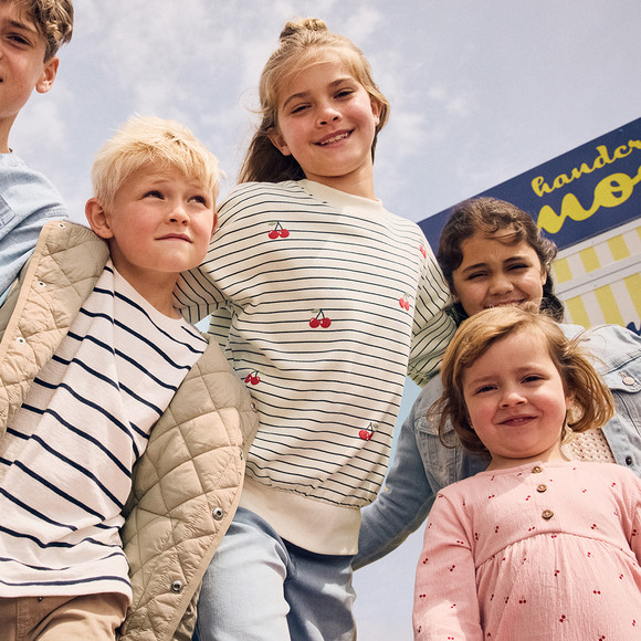 Mädchen Sweatshirt mit Allover-Print