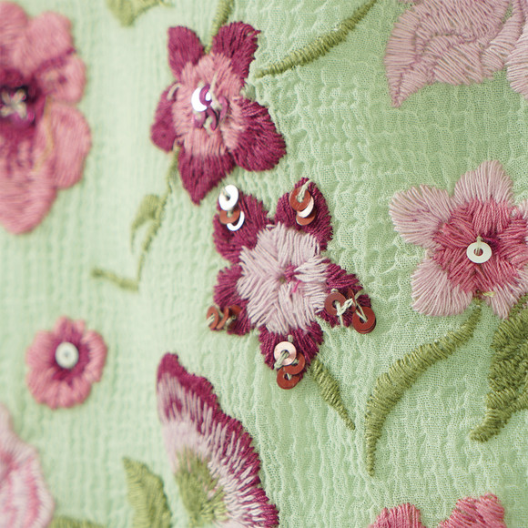 Mädchen Kleid mit Blumen-Stickerei