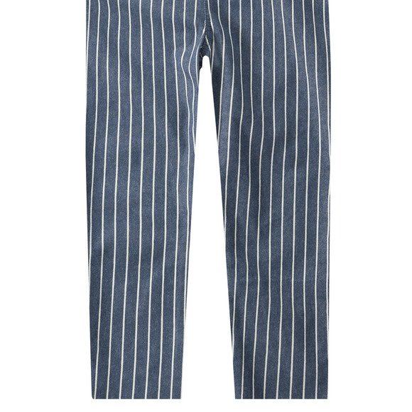 Jungen Jeanslatzhose mit Stickerei