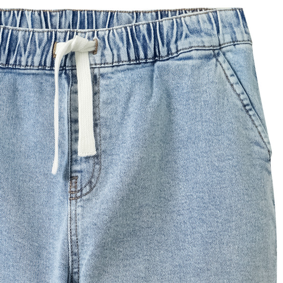 Jungen Jeans mit Cargotaschen