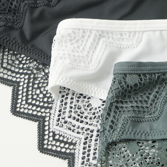 3 Damen Slips mit Spitze