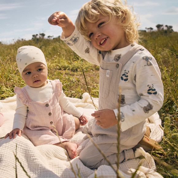 Baby Set mit Latzhose und Langarmshirt