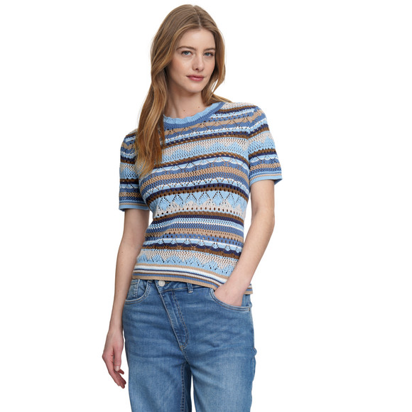 Gebreide damestrui met ajourpatroon