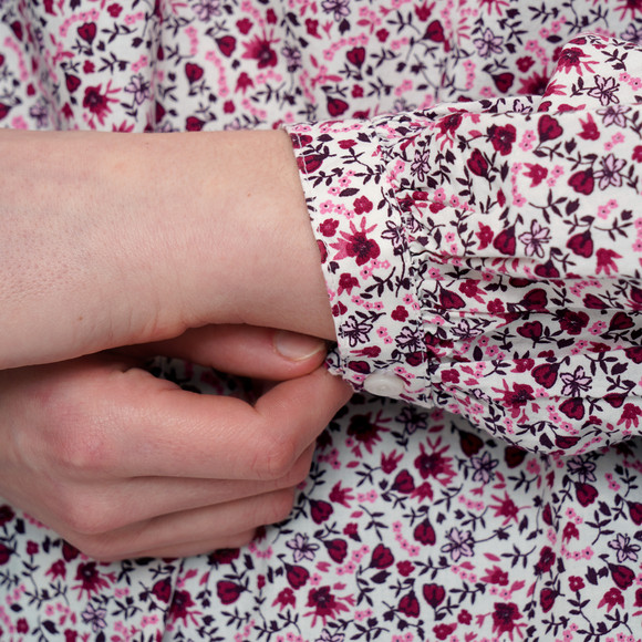 Damen Bluse im Millefleur-Dessin