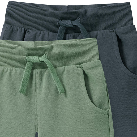 2 Jungen Joggingshorts im Set