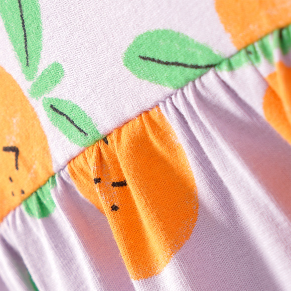 2 Mädchen Kleider mit bunten Motiven