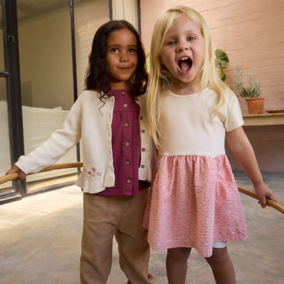 Baby T-Shirt aus strukturiertem Material