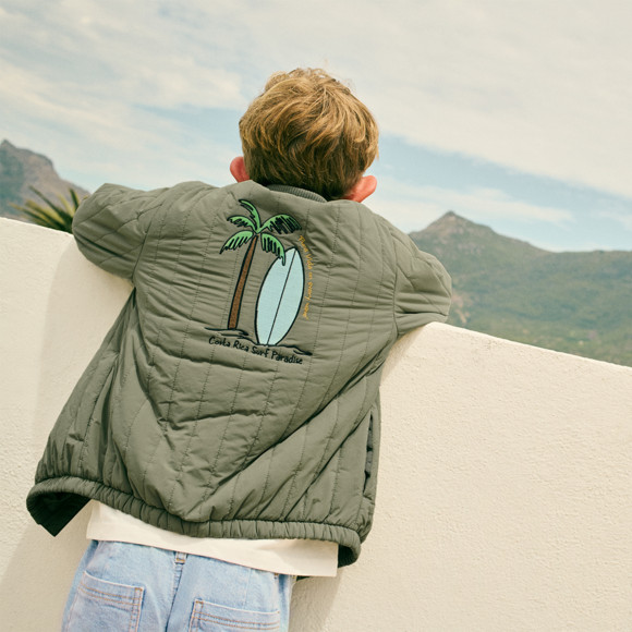Jungen Steppjacke mit Stickerei