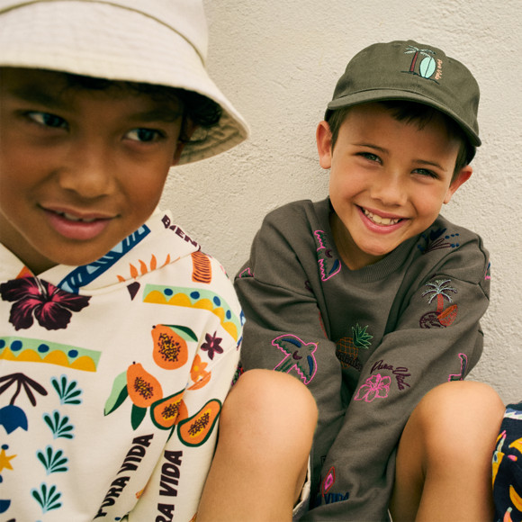 Jungen Sweatshirt mit Allover-Stickerei