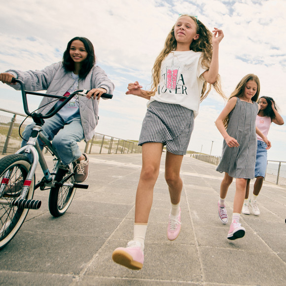 Mädchen T-Shirt mit Glanz-Print