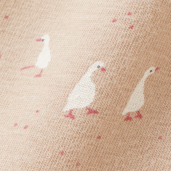 Babyshirt met lange mouwen en gansjes allover