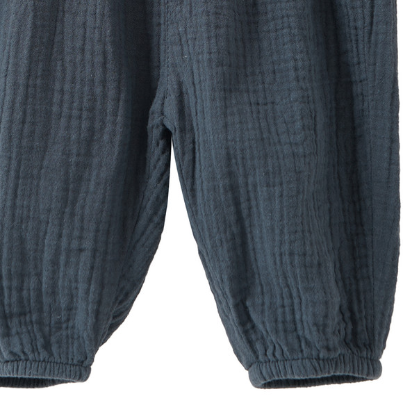 Newborn Musselinhose mit Zierknöpfen