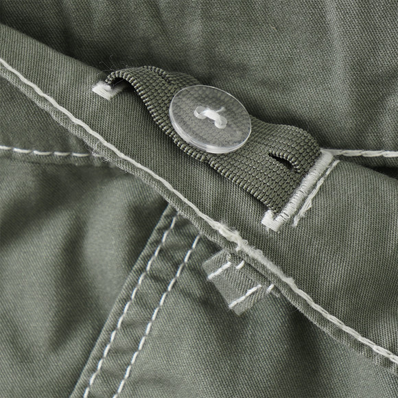 Jungen Shorts mit Kontrastnähten 