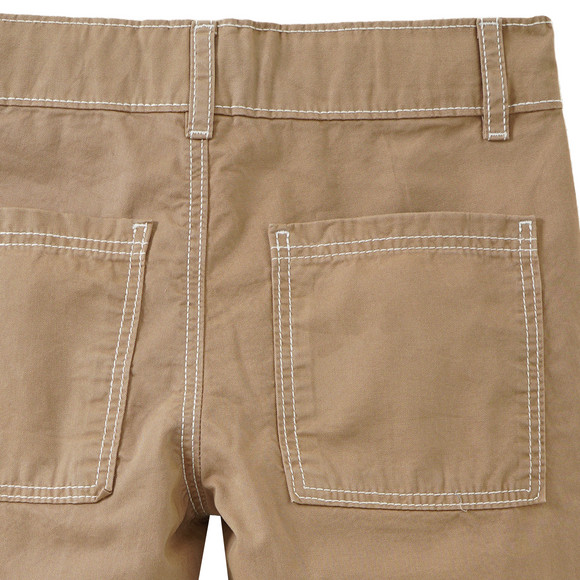 Jungen Shorts mit Kontrastnähten 