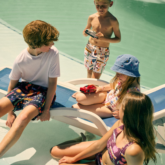 Jungen Badeshorts mit Allover-Print