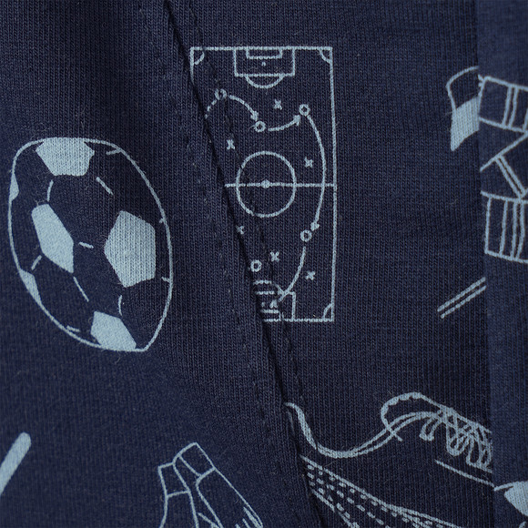 3 Jungen Boxer mit Fußball-Motiven