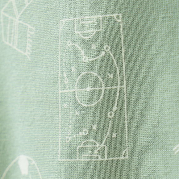 2 Jungen Unterhemden mit Fußball-Motiven
