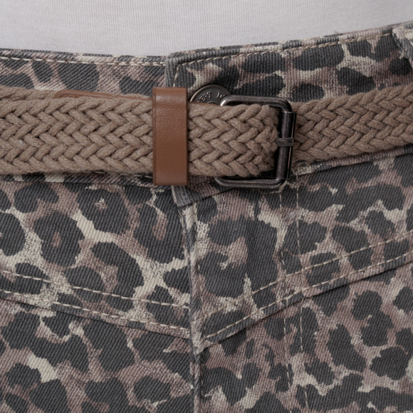 Damen Slim-Jeansshorts mit Gürtel