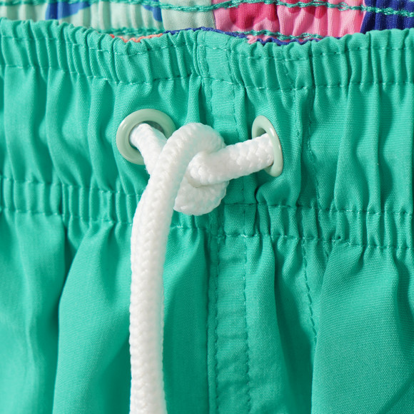 Jungen Badeshorts mit gummiertem Badge
