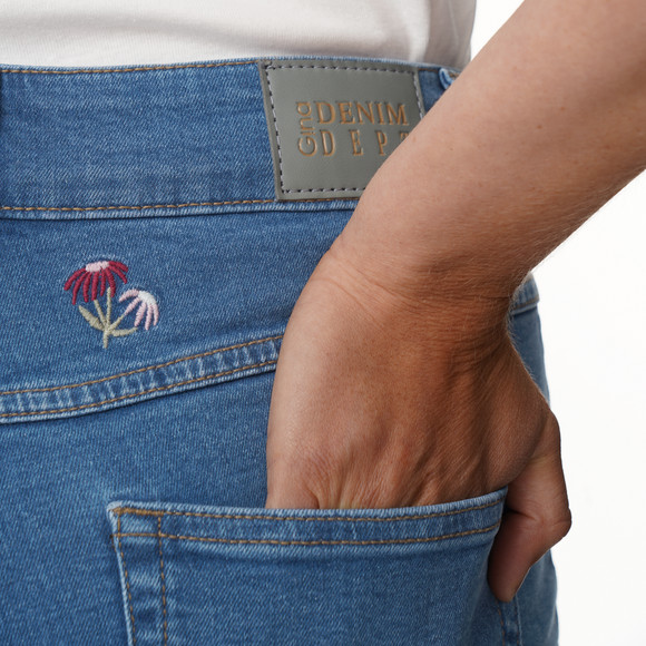 Damen Jeans-Shorts mit Stickerei