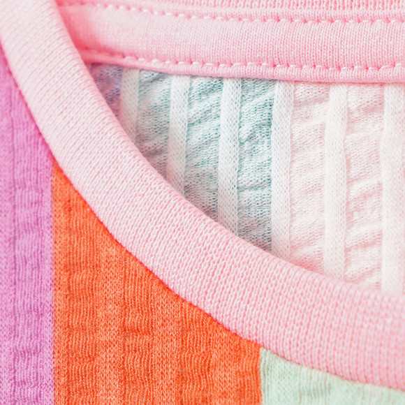 Mädchen Kleid mit bunten Streifen