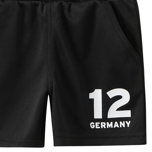 Kinder Sport-Shorts im Fußball-Design