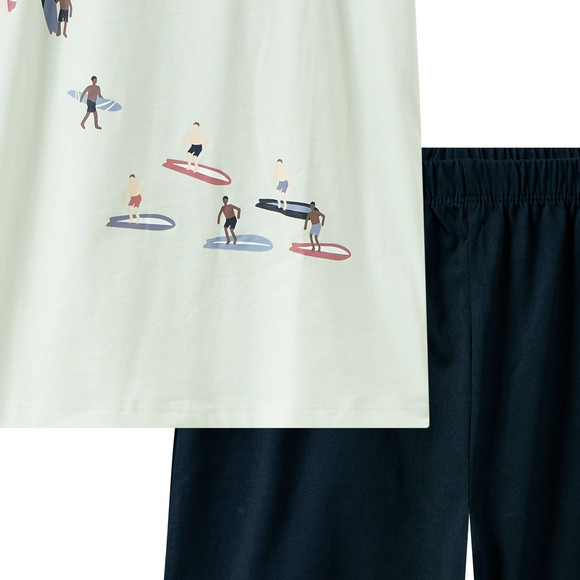 Jungen Shorty mit Surf-Motiv