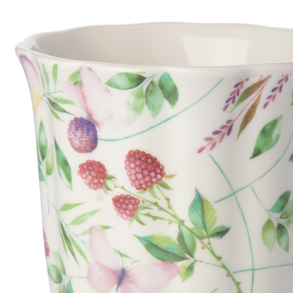 Tasse im Himbeerdesign