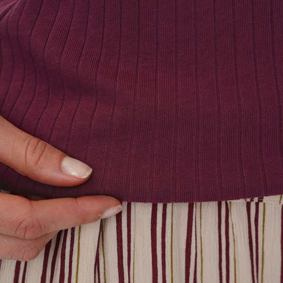 Damen Top mit Rippstruktur