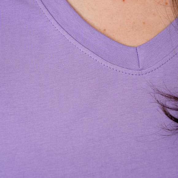 Damen T-Shirt mit V-Ausschnitt