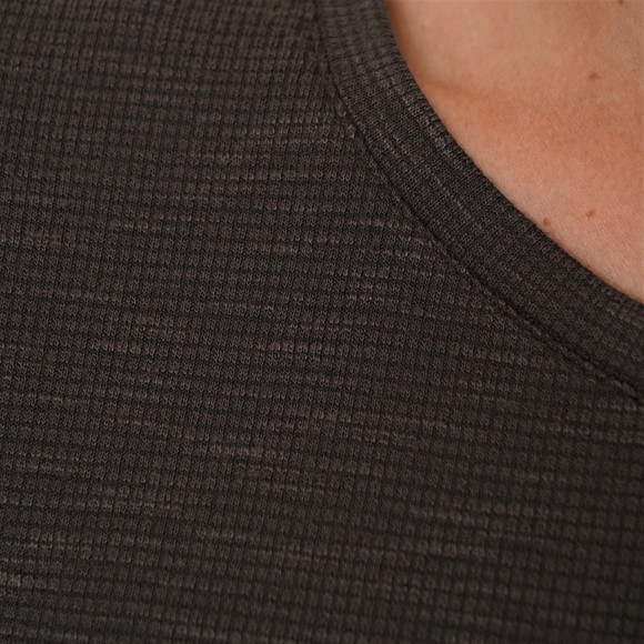 Damesshirt met sierknopen