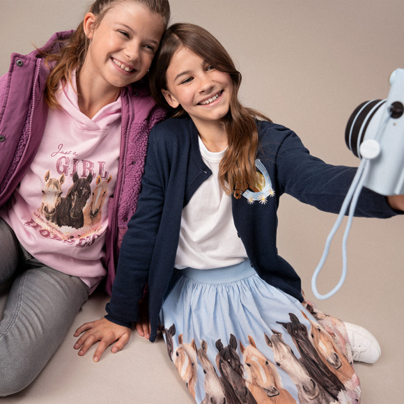 Mädchen Hoodie mit Pferde-Motiv