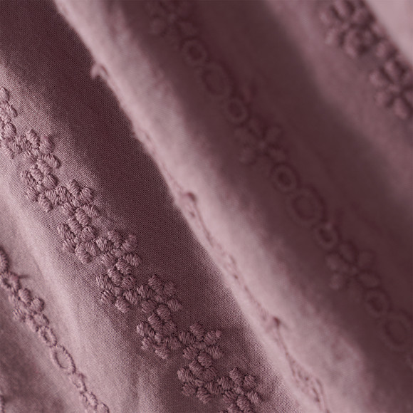 Mädchen Kleid mit Stickerei