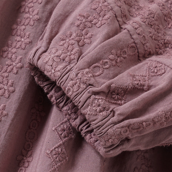 Baby Kleid mit Stickerei