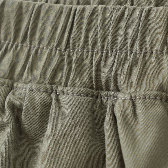 Jungen Hose mit Bundfalten