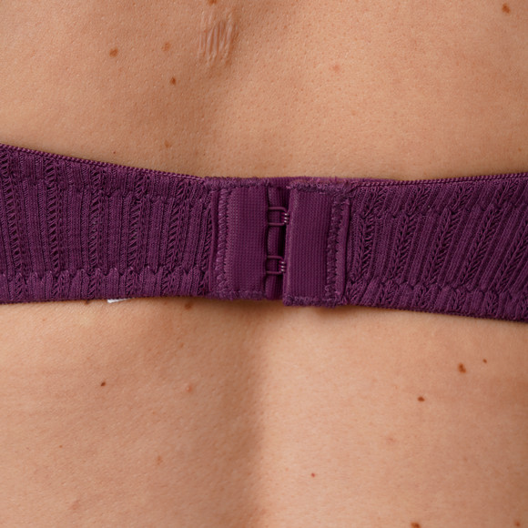 2 Damen Soft-BHs mit feiner Struktur