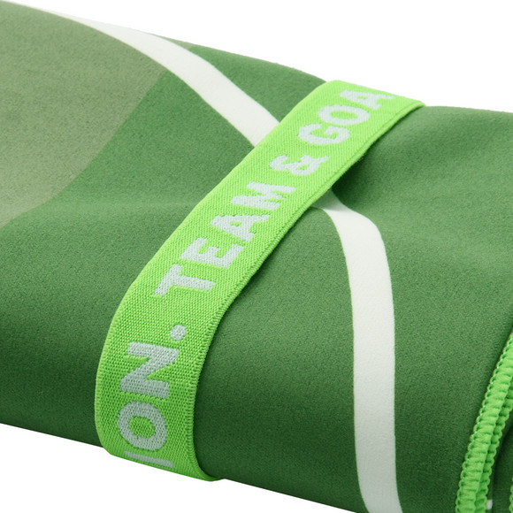 Kleines Sport-Handtuch mit Fußball-Motiv