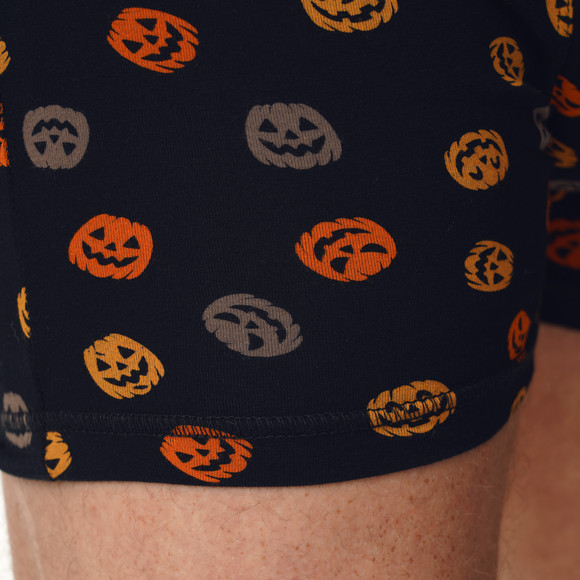 Herren Retroshorts im Halloween-Look
