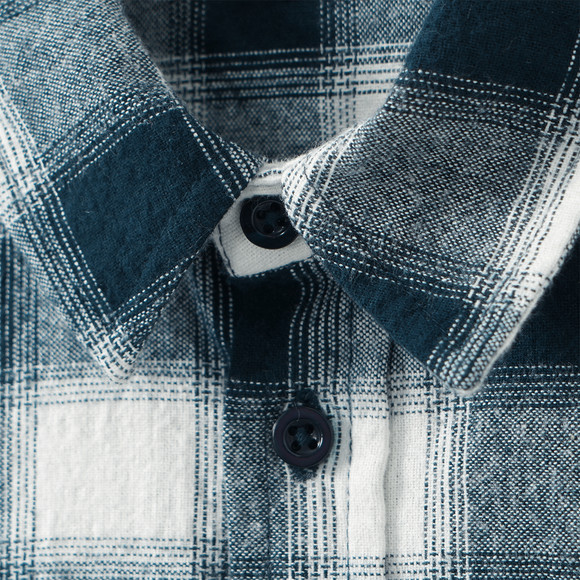 Jungen Flanell-Hemd in Karo-Muster