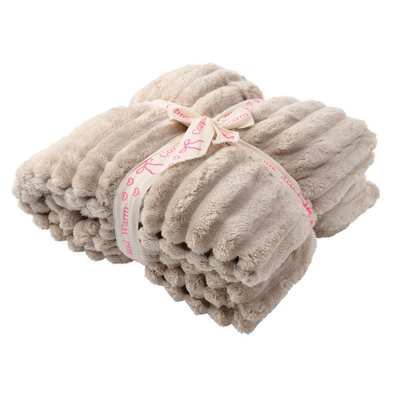 Kuscheldecke in Streifen-Optik