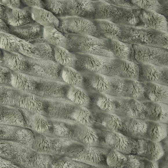 Kuscheldecke in Streifen-Optik