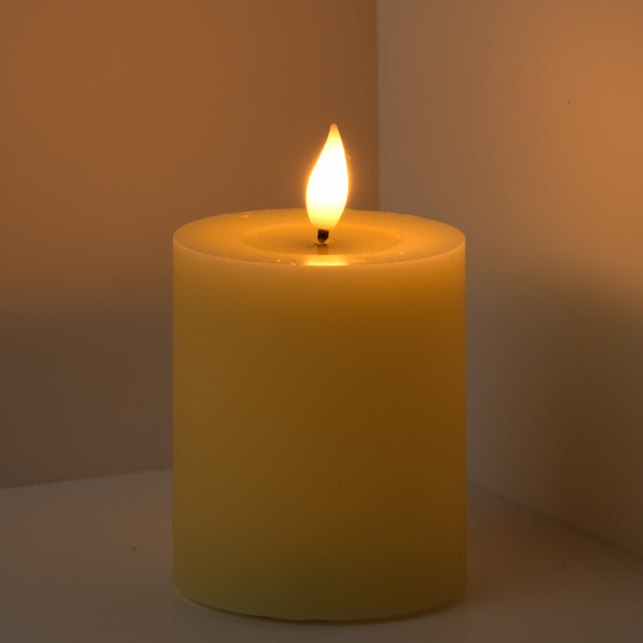 LED Wachskerze mit Flammeneffekt