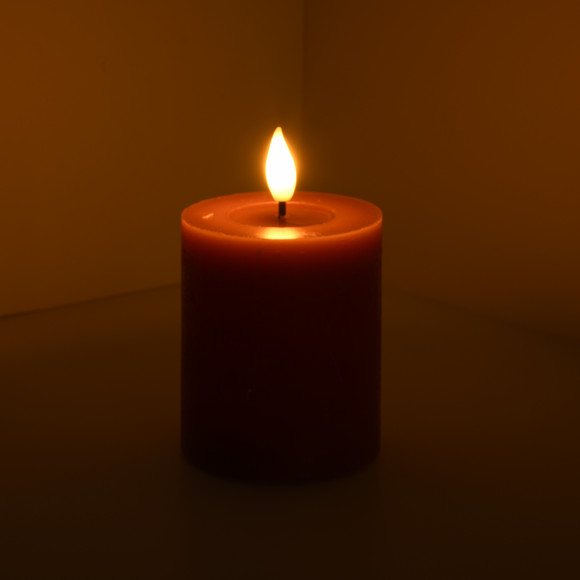 LED Wachskerze mit Flammeneffekt