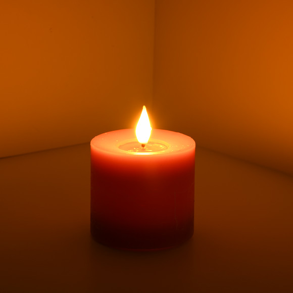 Kleine LED Wachskerze mit Flammeneffekt