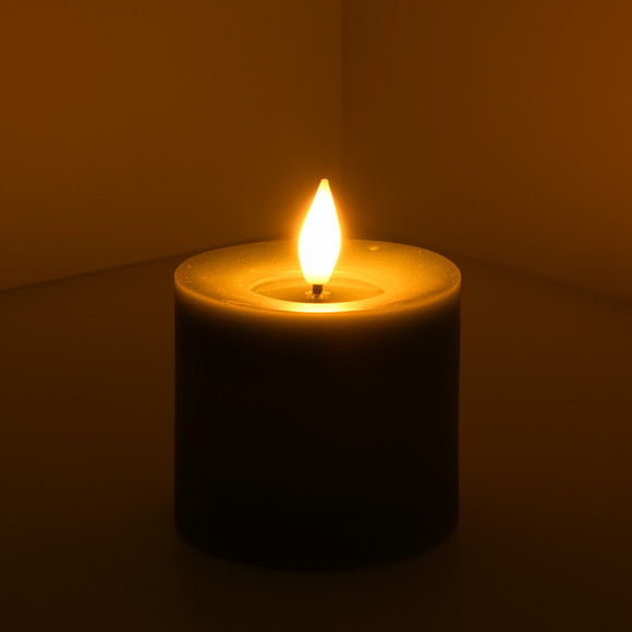 Kleine LED Wachskerze mit Flammeneffekt