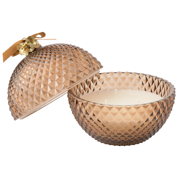 Große Kerze im weihnachtlichen Design
