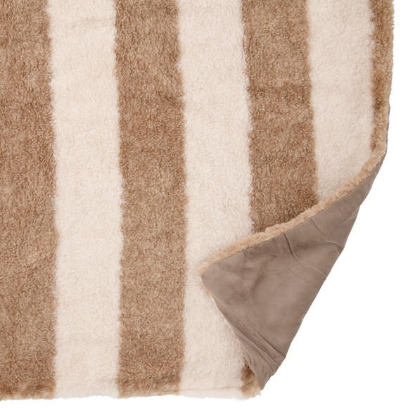 Kuscheldecke mit Streifenmuster