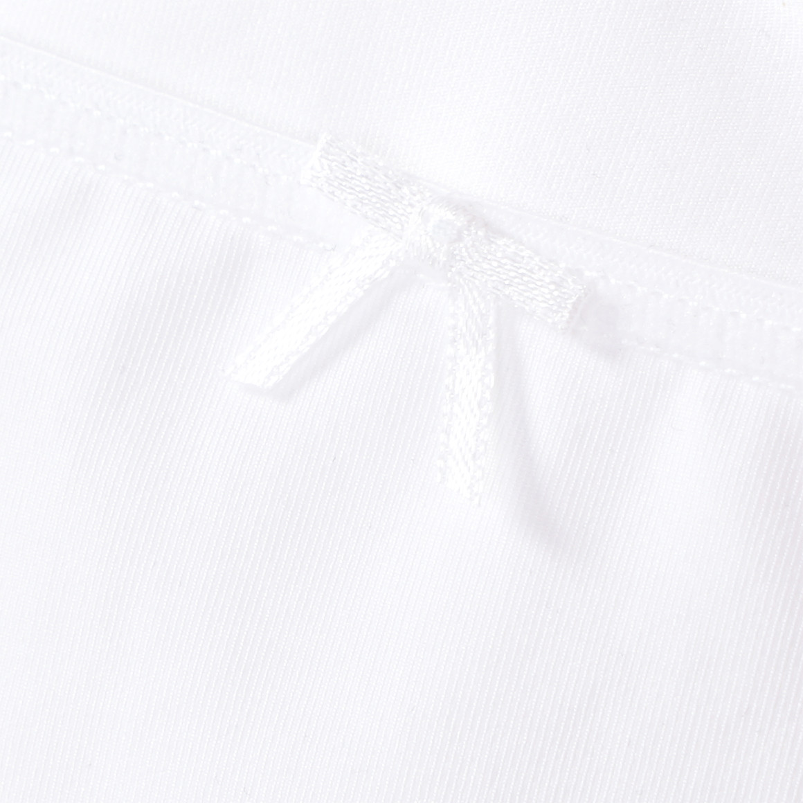 3 Damen Strings im Basic-Look